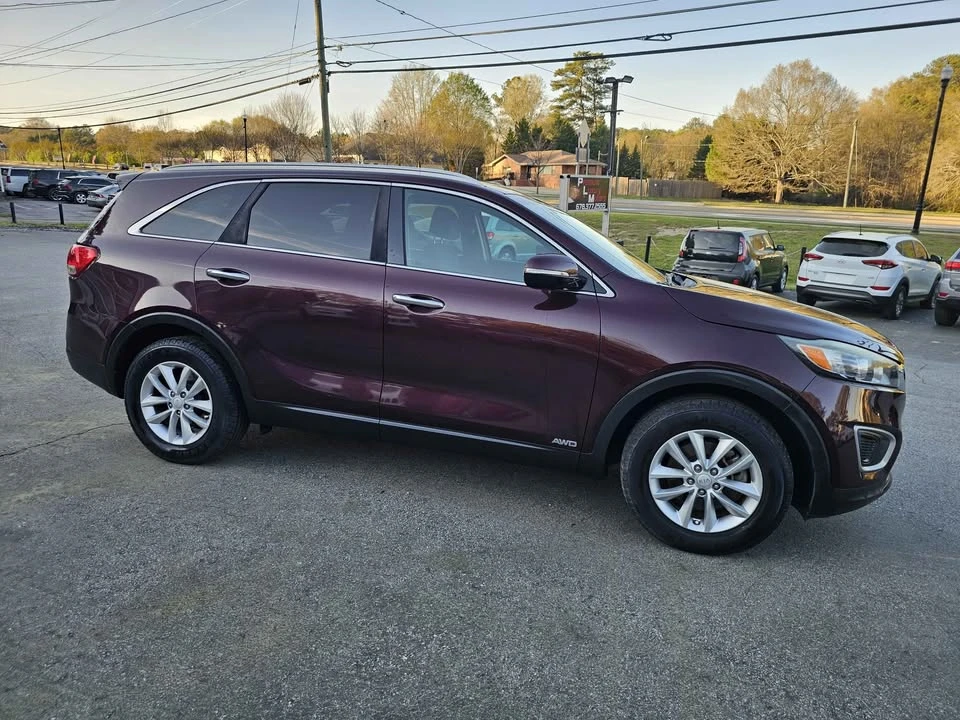 2017 Kia Sorento - Image 9 of 19