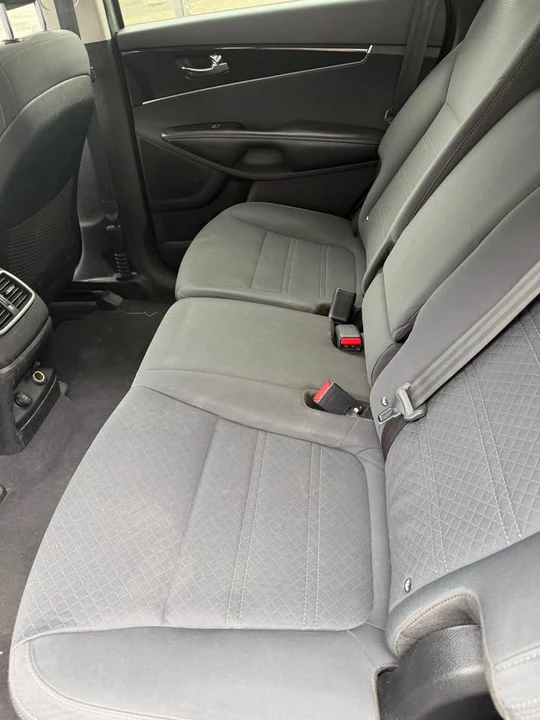 2017 Kia Sorento - Image 3 of 15