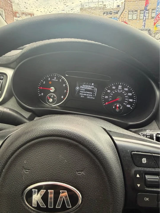 2017 Kia Sorento - Image 7 of 15