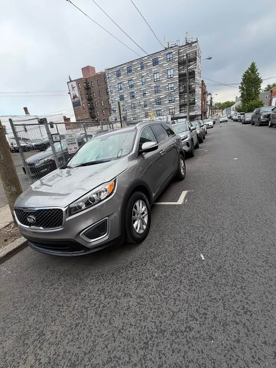 2017 Kia Sorento - Image 14 of 15
