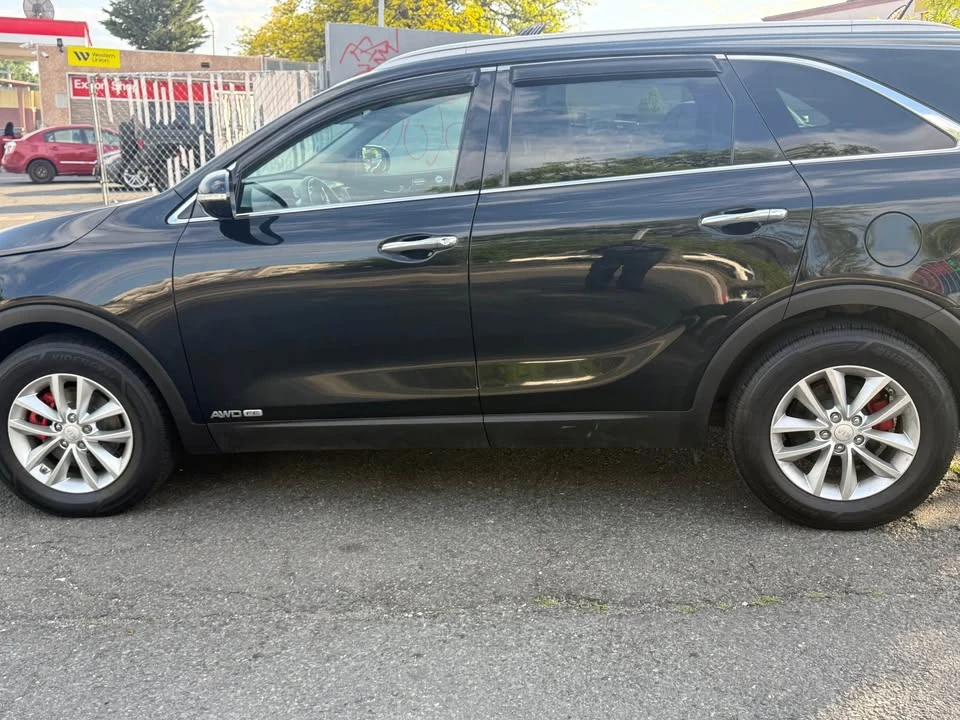 2017 Kia Sorento - Image 4 of 4