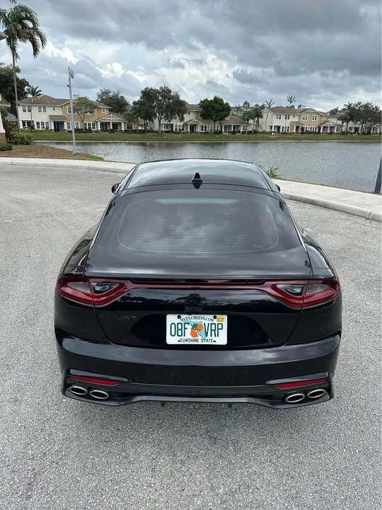2017 Kia Stinger - Image 2 of 5