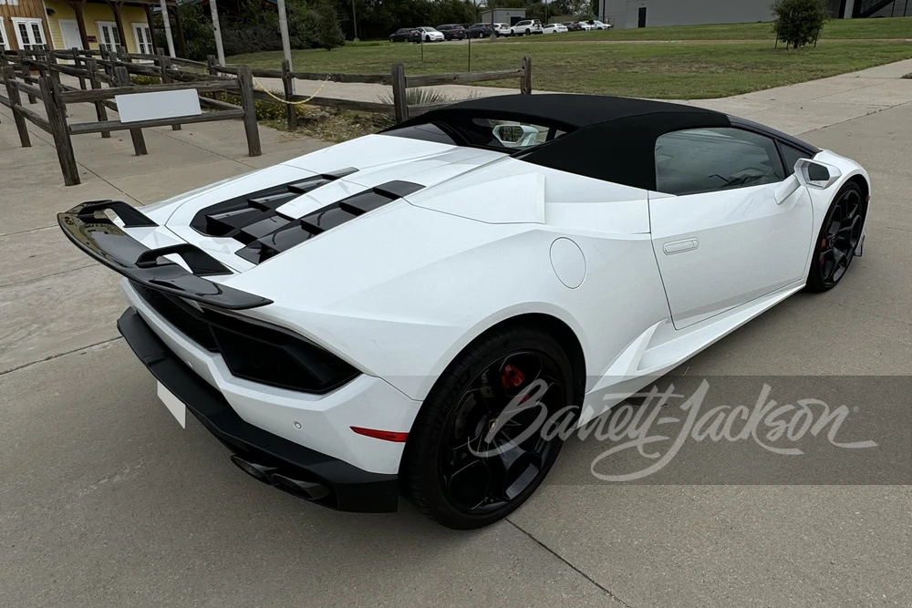 2017 Lamborghini Huracan LP580-2 - Image 2 of 10