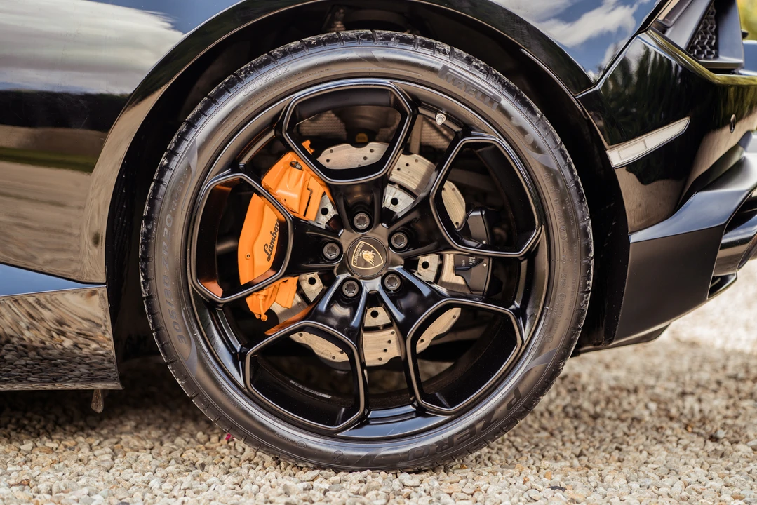 2017 Lamborghini Huracan LP580-2 - Image 17 of 31