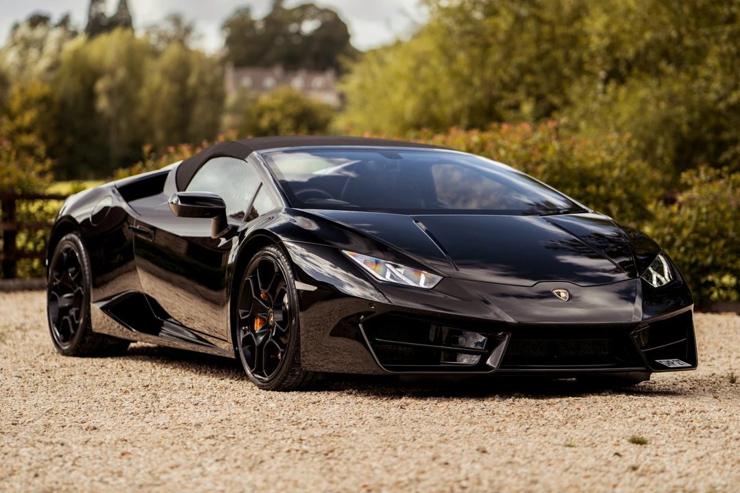 2017 Lamborghini Huracan LP580-2 - Image 2 of 31