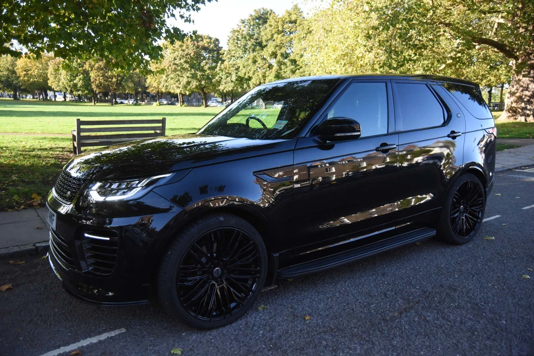 2017 Land Rover Discovery 5th Gen - Image 11 of 31