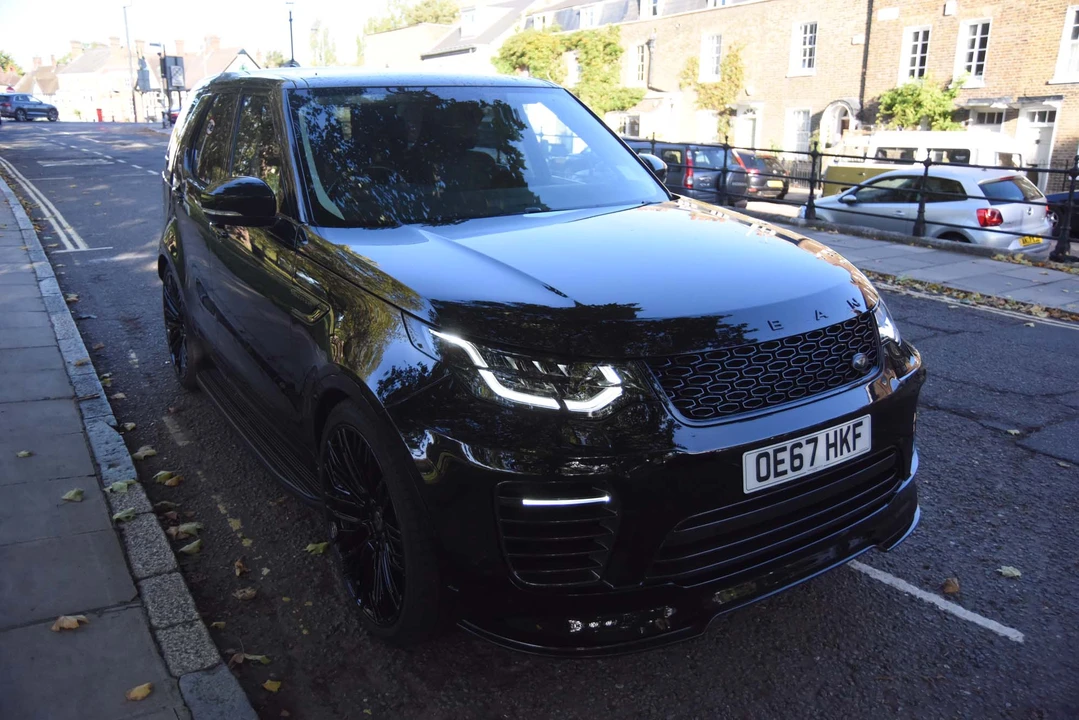 2017 Land Rover Discovery 5th Gen - Image 15 of 31
