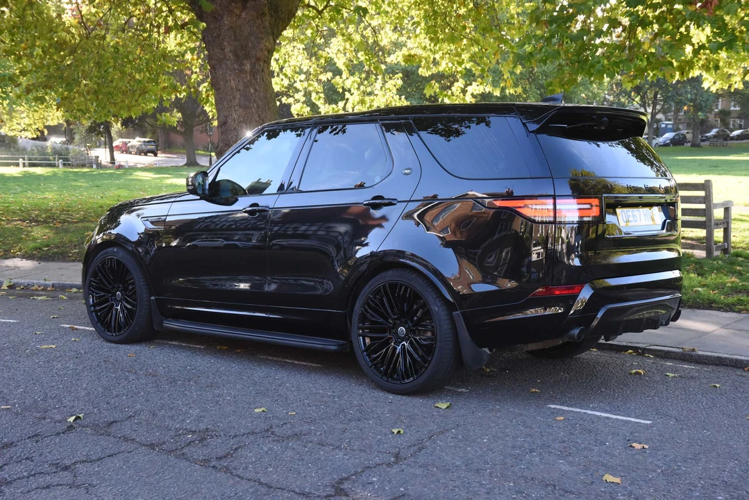 2017 Land Rover Discovery 5th Gen - Image 12 of 31