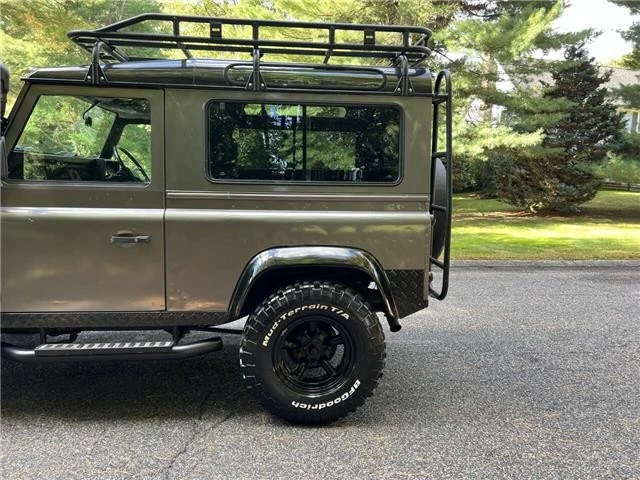 2017 Land Rover Defender 90 - Image 6 of 12