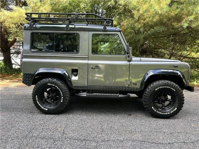 2017 Land Rover Defender 90 - Image 10 of 12