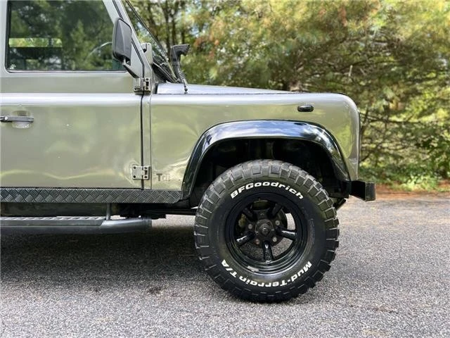 2017 Land Rover Defender 90 - Image 11 of 12
