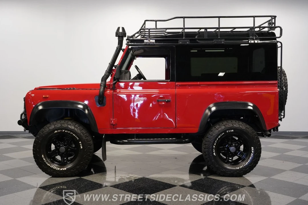 2017 Land Rover Defender 90 - Image 7 of 12