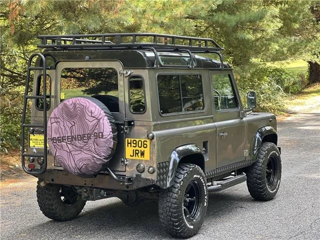 2017 Land Rover Defender 90 - Image 9 of 12