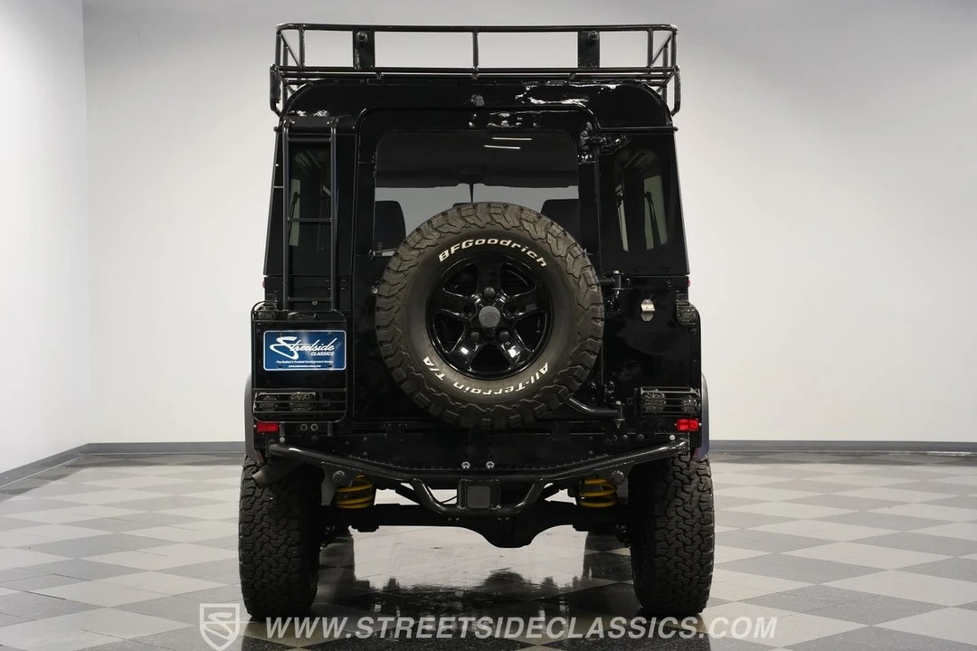 2017 Land Rover Defender 90 - Image 10 of 12