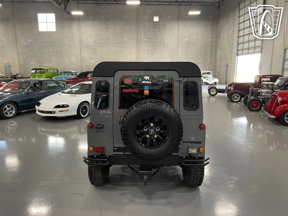 2017 Land Rover Defender 90 - Image 10 of 12