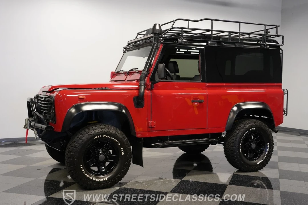 2017 Land Rover Defender 90 - Image 6 of 12