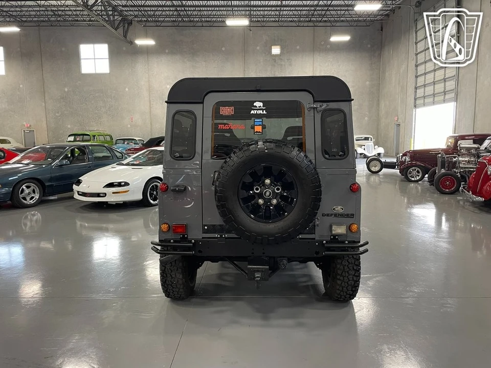 2017 Land Rover Defender 90 - Image 11 of 12