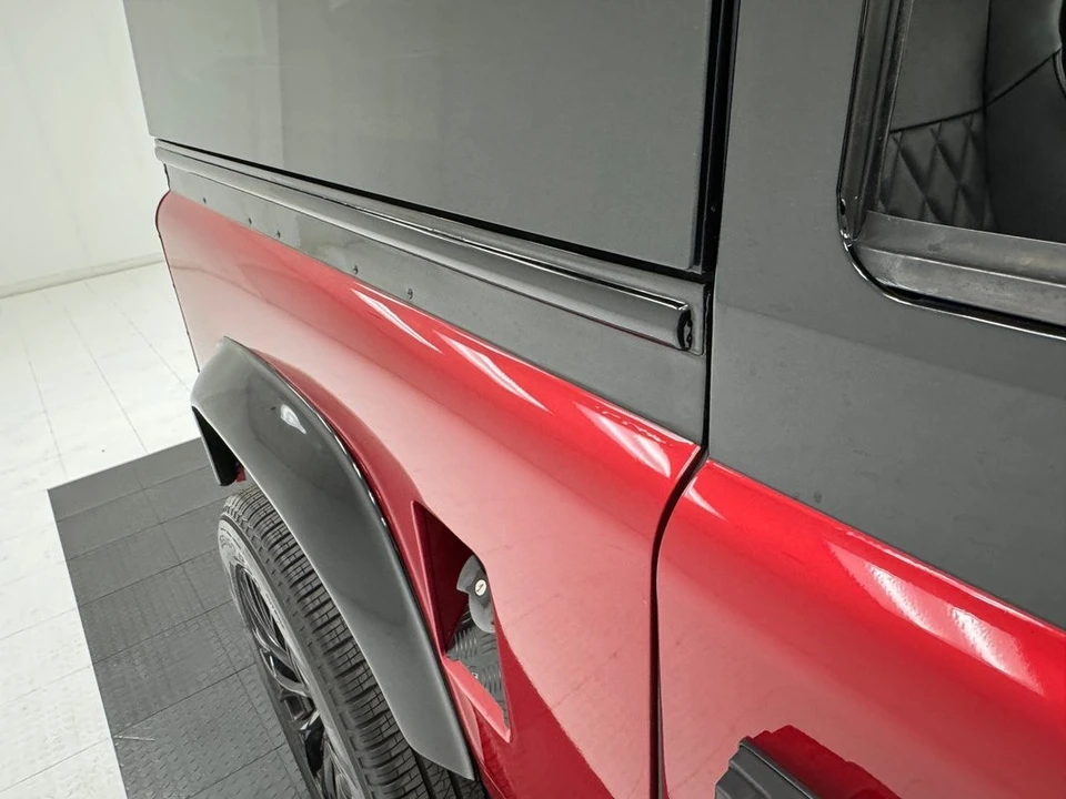 2017 Land Rover Defender 90 - Image 23 of 31