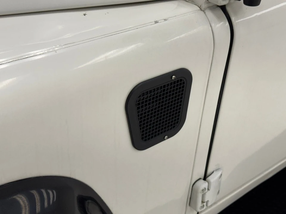 2017 Land Rover Defender 90 - Image 13 of 21