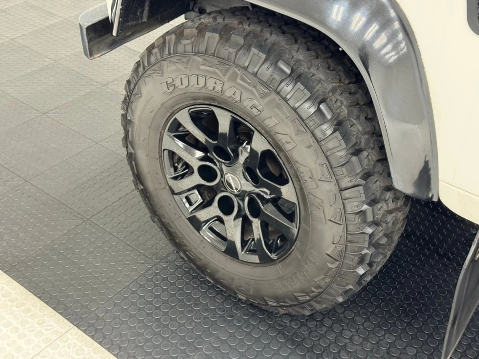 2017 Land Rover Defender 90 - Image 11 of 21