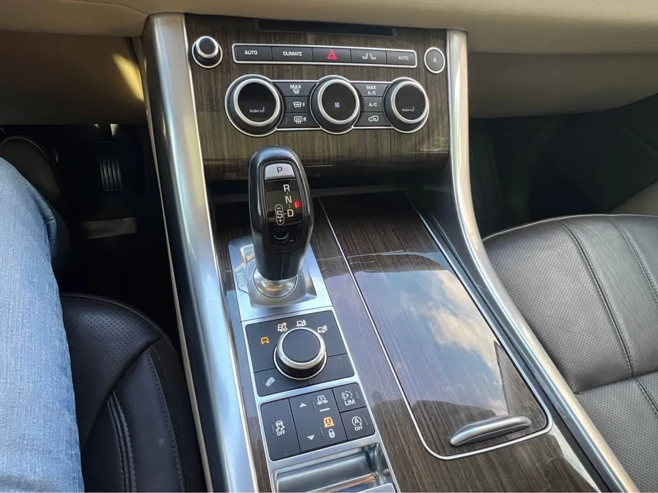 2017 Land Rover Range Rover L405 - Image 10 of 20