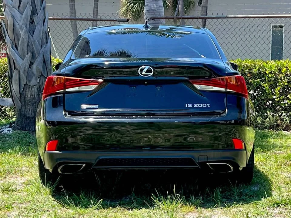 2017 Lexus IS 3rd Gen - Image 6 of 10