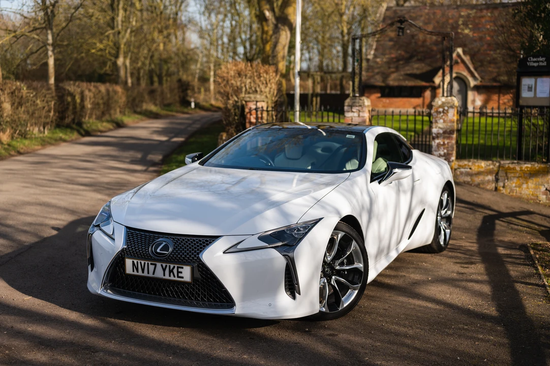 2017 Lexus LC - Image 3 of 31