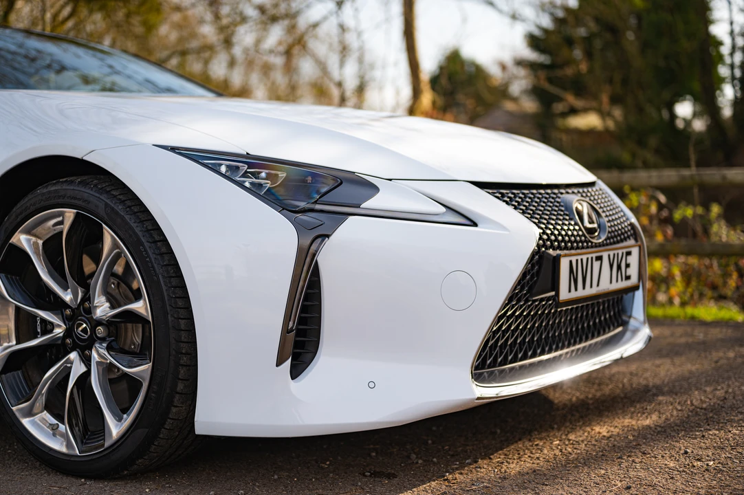 2017 Lexus LC - Image 30 of 31