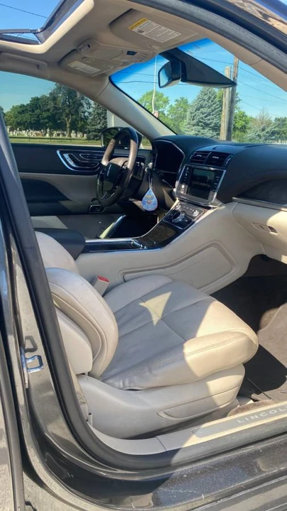 2017 Lincoln Continental 10th Gen - Image 6 of 9