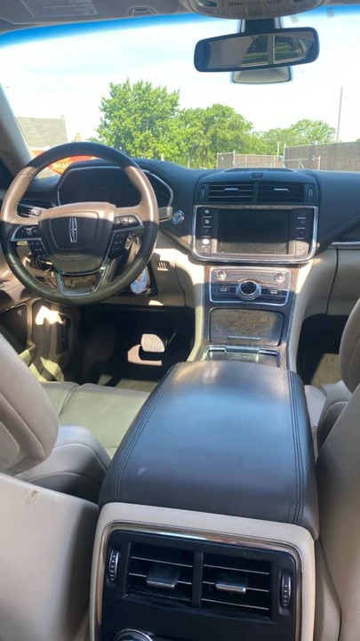 2017 Lincoln Continental 10th Gen - Image 7 of 9