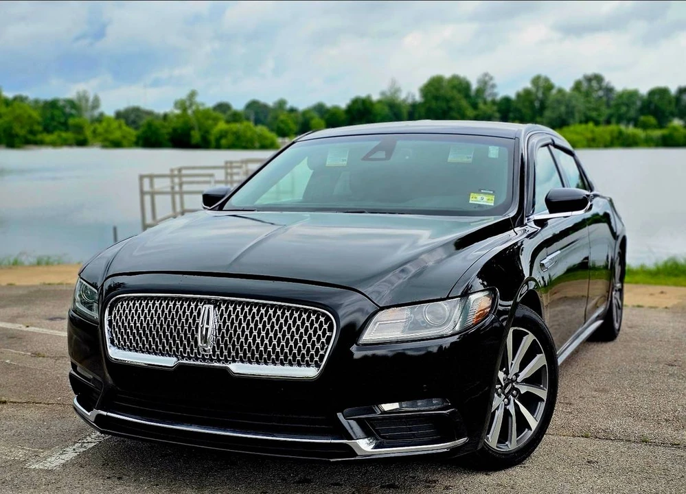 2017 Lincoln Continental 10th Gen - Image 3 of 17