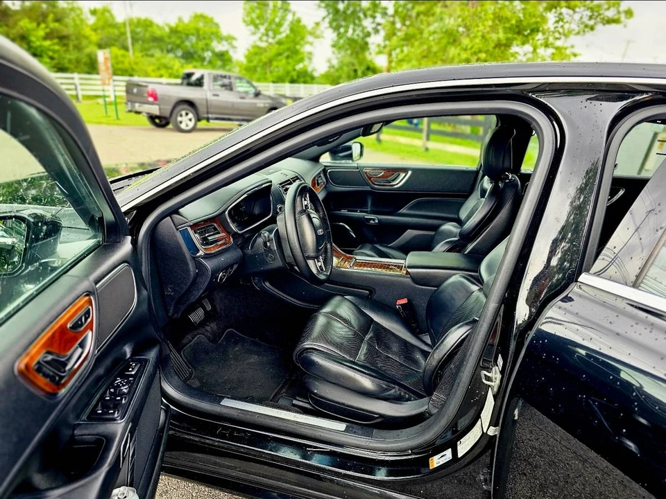 2017 Lincoln Continental 10th Gen - Image 12 of 17