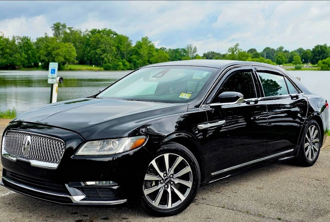 2017 Lincoln Continental 10th Gen - Image 4 of 17