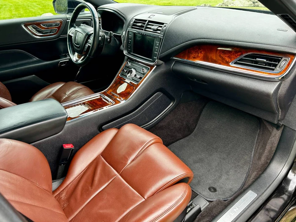2017 Lincoln Continental 10th Gen - Image 15 of 24