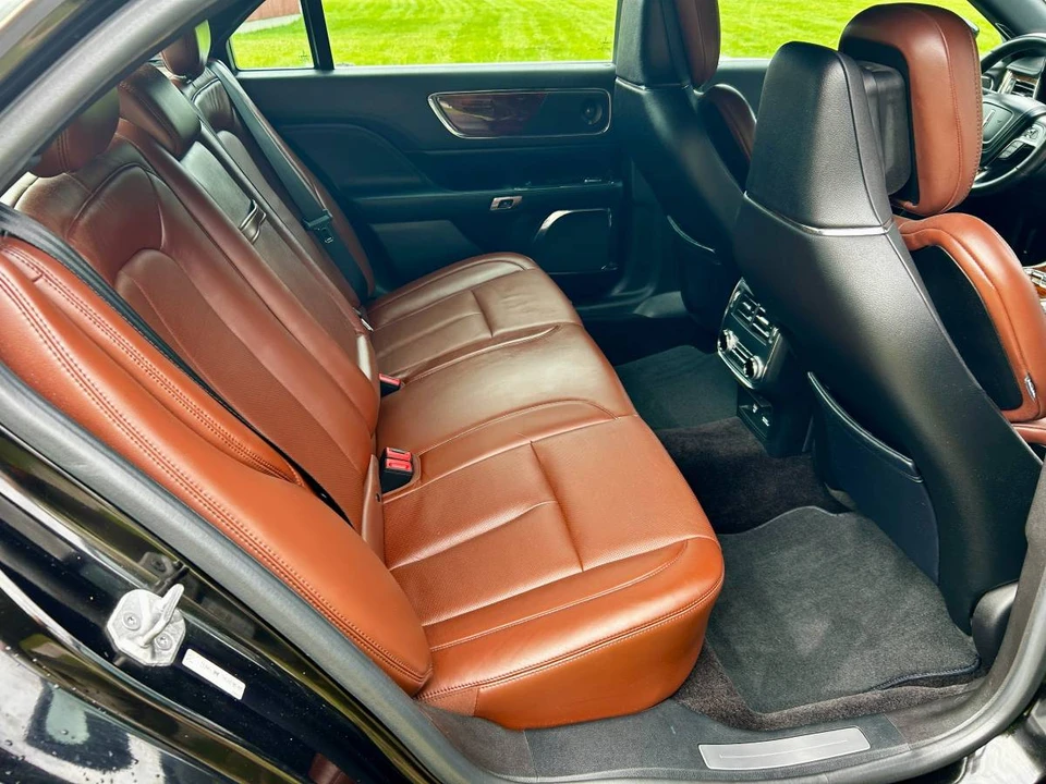 2017 Lincoln Continental 10th Gen - Image 16 of 24
