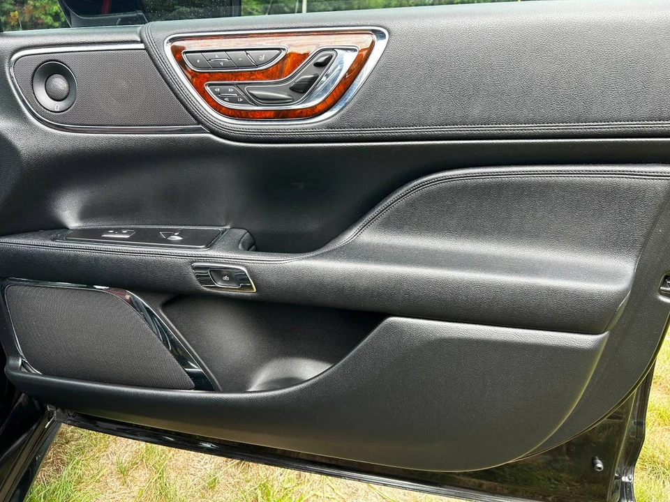 2017 Lincoln Continental 10th Gen - Image 17 of 24