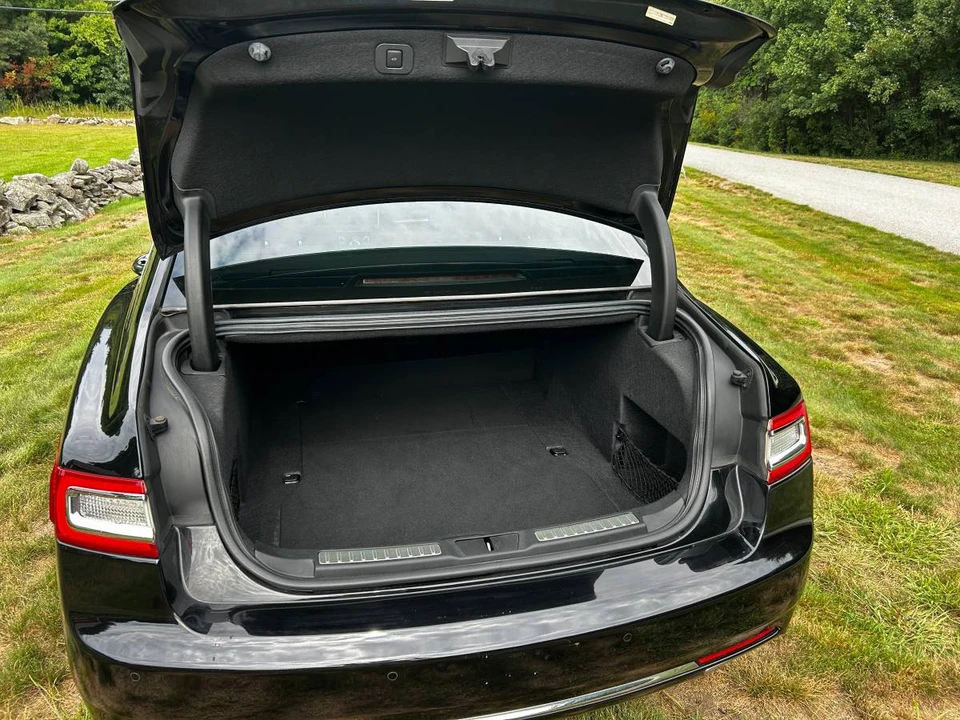 2017 Lincoln Continental 10th Gen - Image 9 of 24