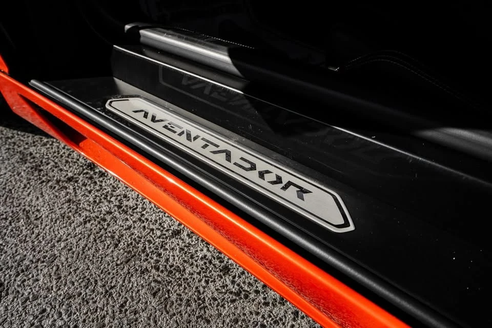 2017 Lamborghini Aventador LP700-4 - Image 16 of 19