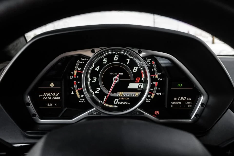 2017 Lamborghini Aventador LP700-4 - Image 9 of 19