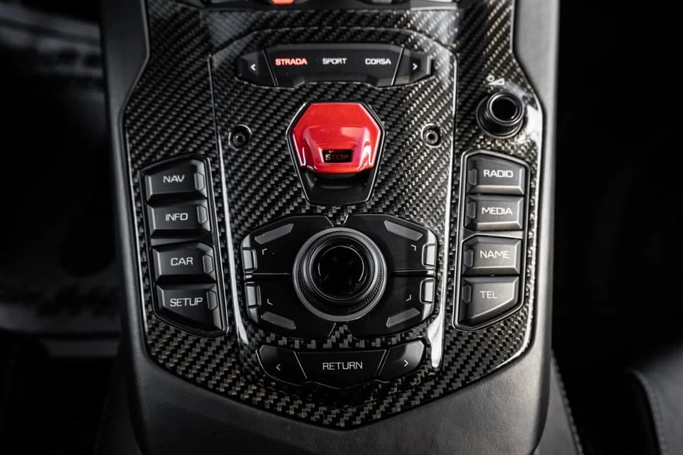 2017 Lamborghini Aventador LP700-4 - Image 12 of 19