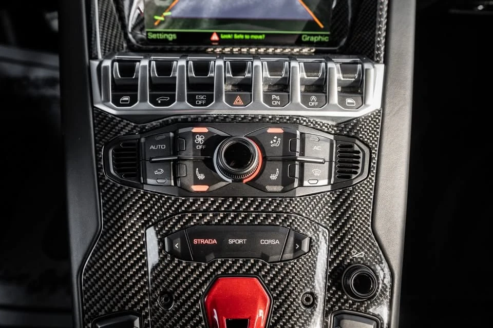2017 Lamborghini Aventador LP700-4 - Image 11 of 19