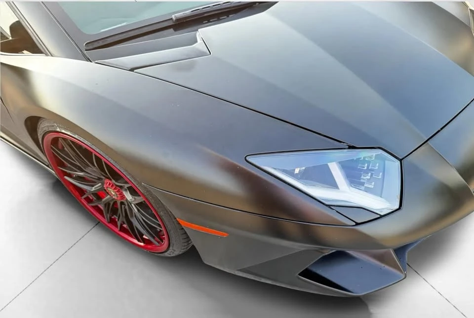 2017 Lamborghini Aventador - Image 11 of 20