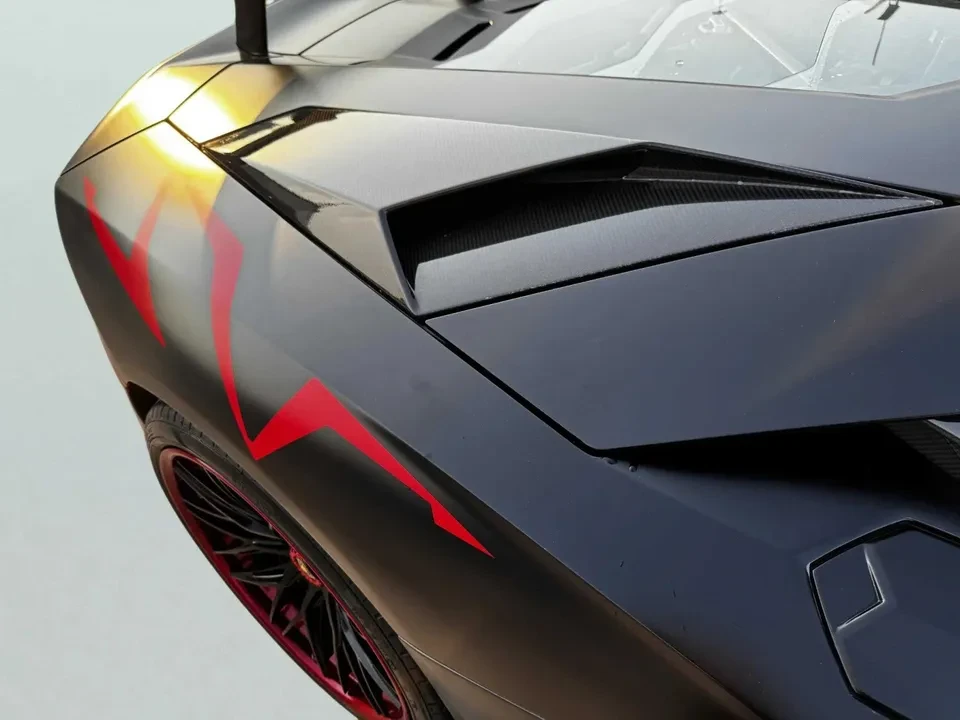 2017 Lamborghini Aventador - Image 17 of 20