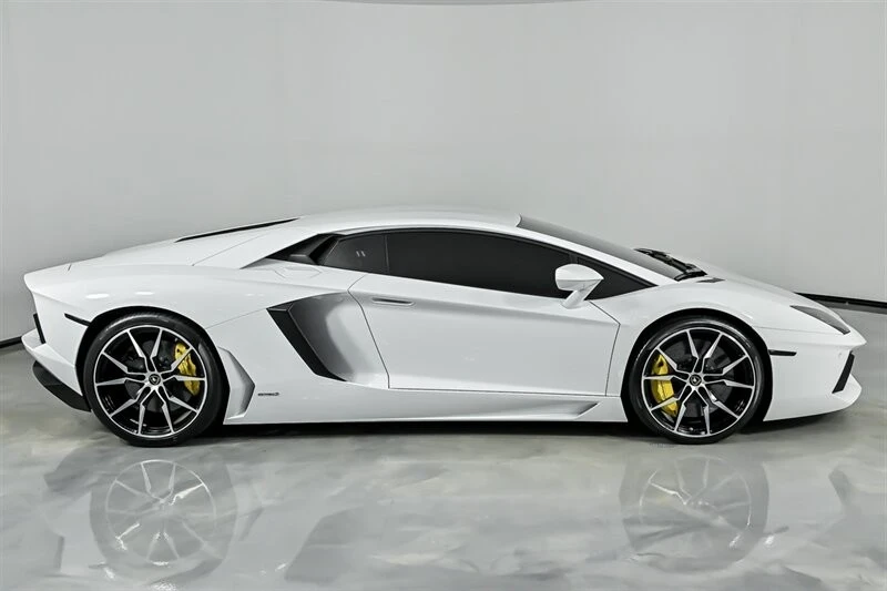 2017 Lamborghini Aventador LP700-4 - Image 14 of 21