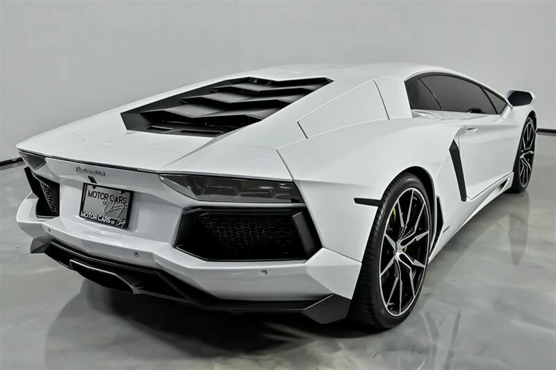 2017 Lamborghini Aventador LP700-4 - Image 12 of 12