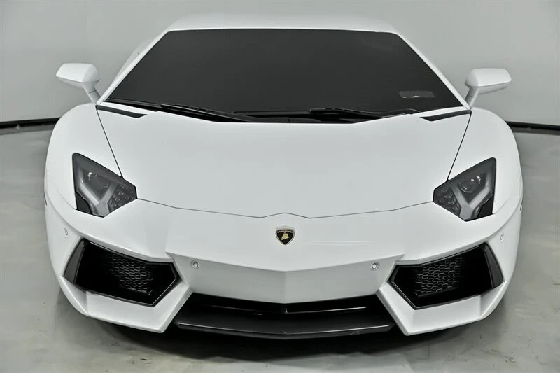 2017 Lamborghini Aventador LP700-4 - Image 5 of 12