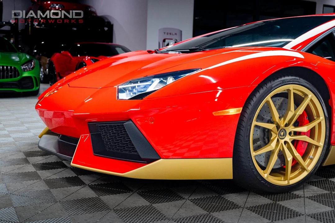 2017 Lamborghini Aventador LP700-4 - Image 7 of 12