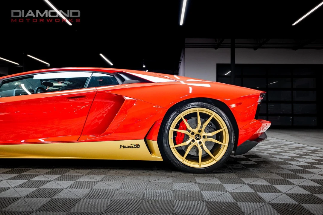 2017 Lamborghini Aventador LP700-4 - Image 10 of 12