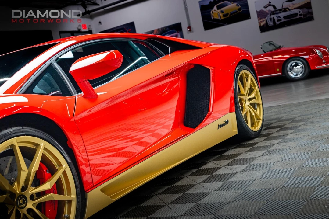 2017 Lamborghini Aventador LP700-4 - Image 4 of 12