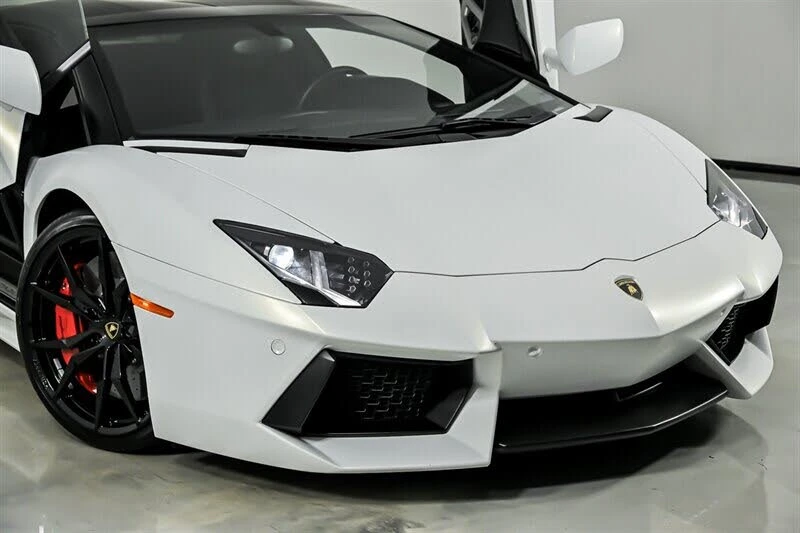 2017 Lamborghini Aventador S LP740-4 - Image 2 of 31